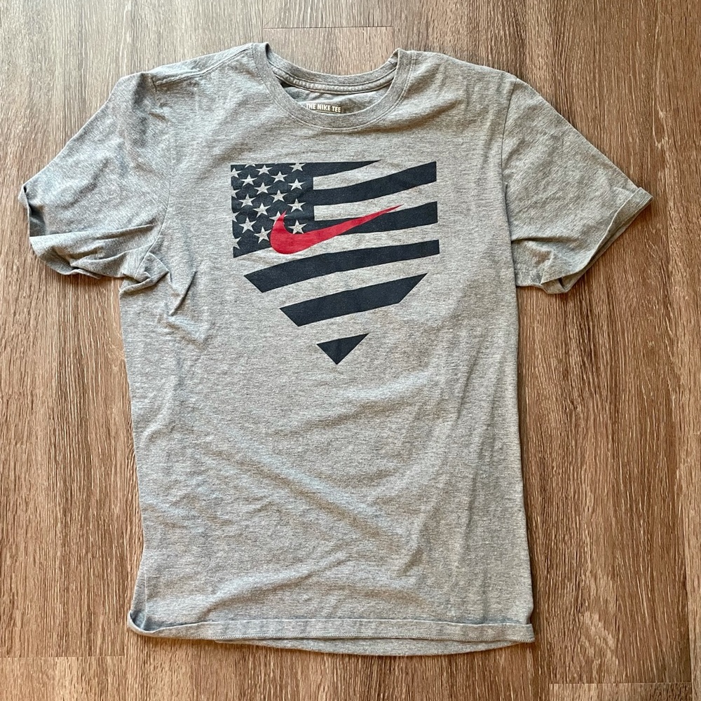 Nike baseball t-shirt size medium